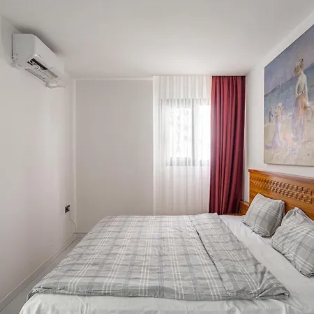 Specialy Designed, 3 Bedroom With Shared Pool 아파트 *
