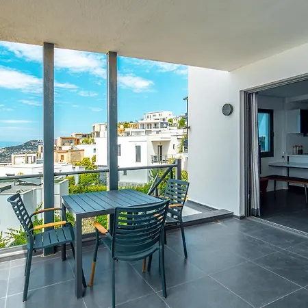 Specialy Designed, 3 Bedroom With Shared Pool