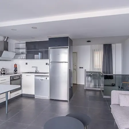 Specialy Designed, 3 Bedroom With Shared Pool Daire
